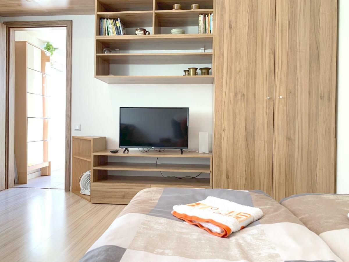Krasny Apartman U Lesa, Trolejbus Do Centra A Bvv, Parkovani Zdarma Brno Ngoại thất bức ảnh